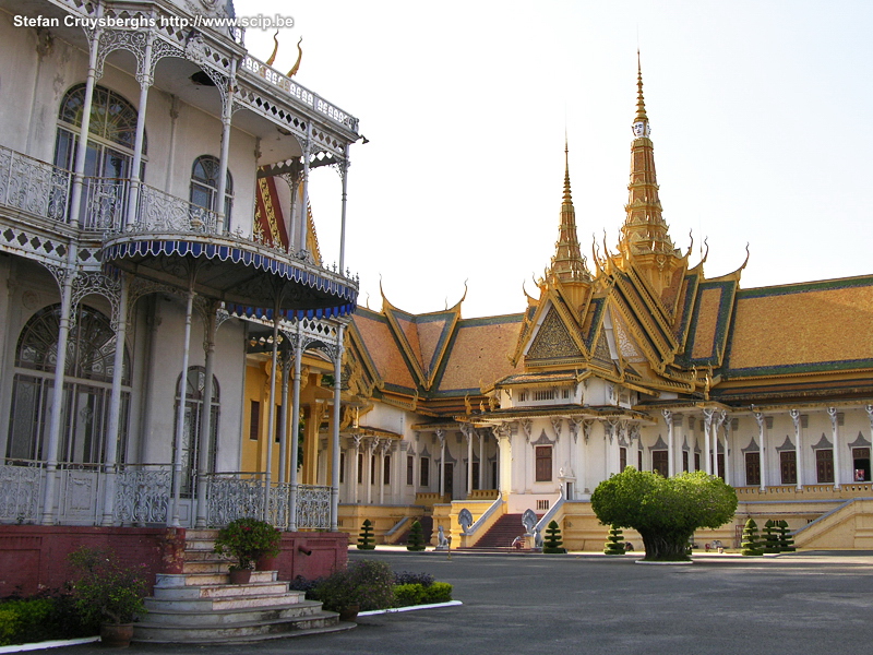 Phnom Penh - Royal palace Phnom Penh, the capital of Cambodia, is situated at the location where the Mekong and the Tonlé Sap river meet. The most important place worth seeing is the royal palace and the silver pagoda (1866-1870). The pavilion of Napoleon III with the canopy in the background.<br />
 Stefan Cruysberghs